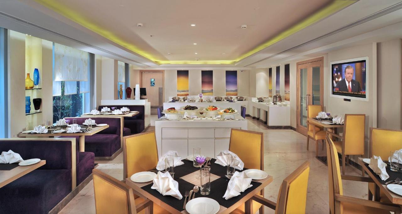 The Ashtan Sarovar Portico New Delhi Exterior photo